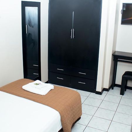 Hotel Paris Machala Ngoại thất bức ảnh